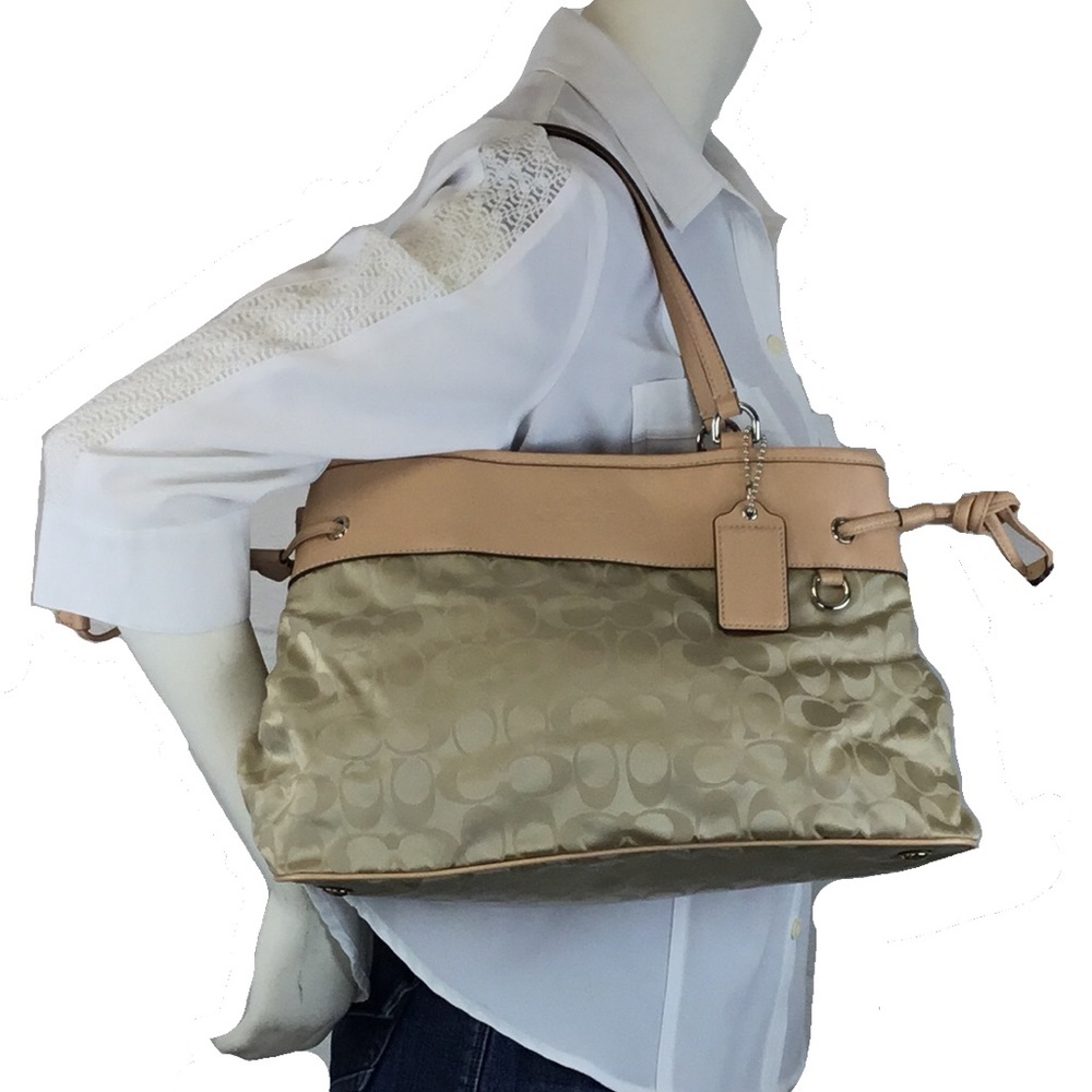 COACH drawstring signature c leather bag